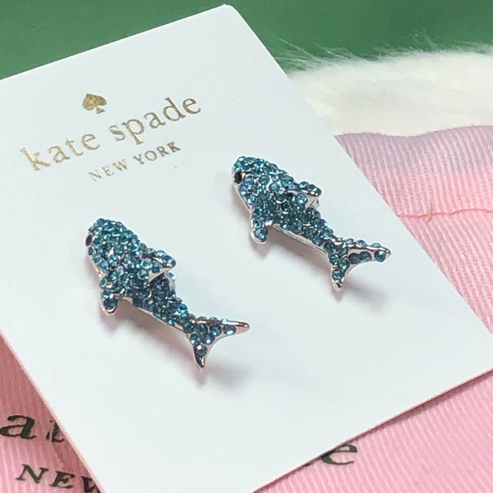 NWT KATE SPADE β οΈ CA DREAMING PAVE SHARK EARRINGS - Picture 2 of 6